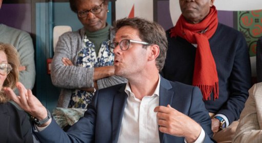 À Rouen, le maire Nicolas Mayer-Rossignol prépare sa réélection sur fond d'incertitude