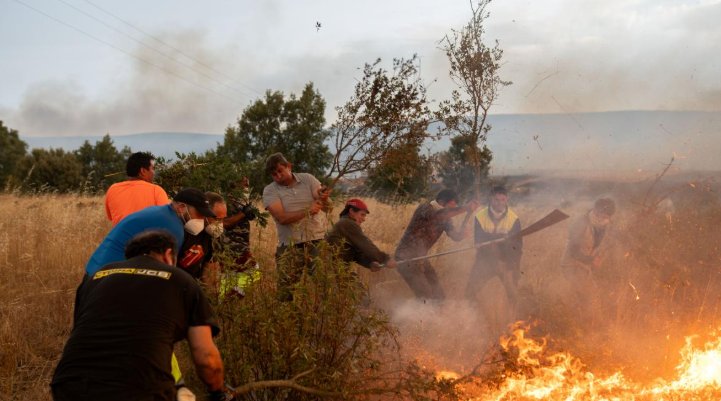 Ola de calor e incendios devastan España en una de las peores crisis de los últimos años