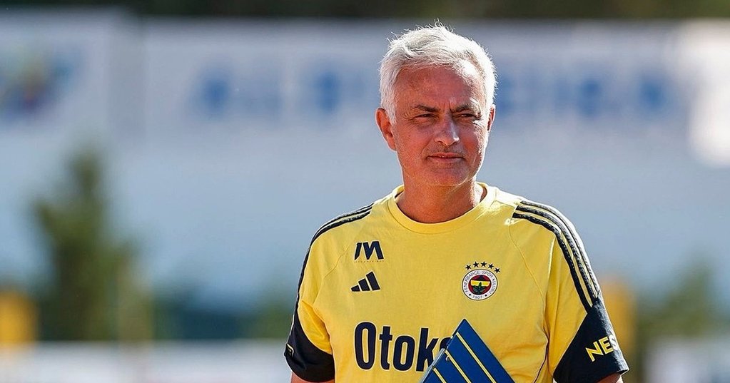 Fenerbahçe de José Mourinho defronta Feyenoord na qualificação para a Liga dos Campeões