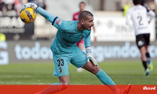 Problemas físicos afastam guarda-redes Ricardo Velho do Farense