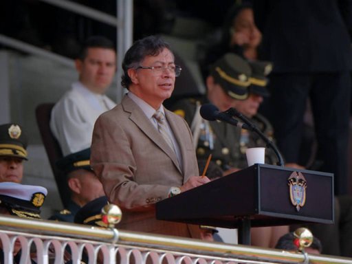 Muerte de al menos 12 menores en bombardeos desata crisis política y judicial