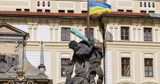 Le nouveau gouvernement tchèque pourrait réorienter sa politique d'aide à l'Ukraine