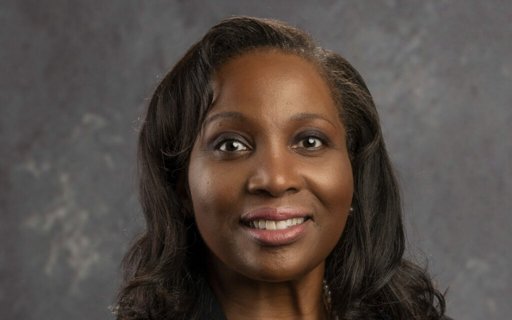 Trump Ataca Independência da Reserva Federal com Tentativa de Demissão de Governadora