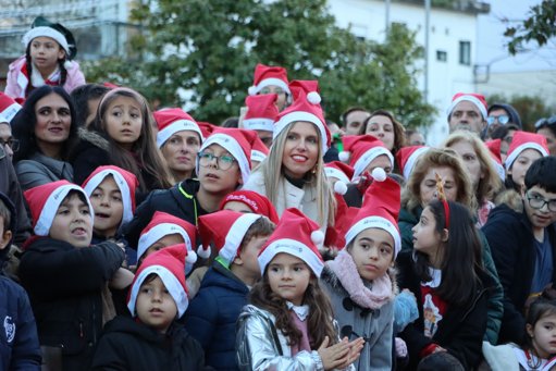 Paredes inaugura programa "Espalhar Magia" com pista de gelo e mercados