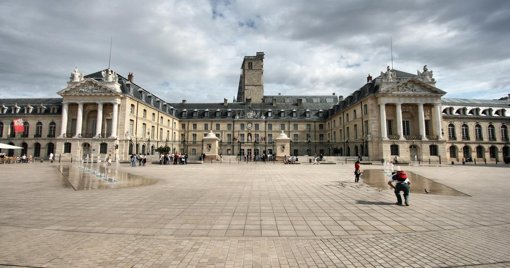 Double évasion à la prison de Dijon : un fugitif toujours activement recherché