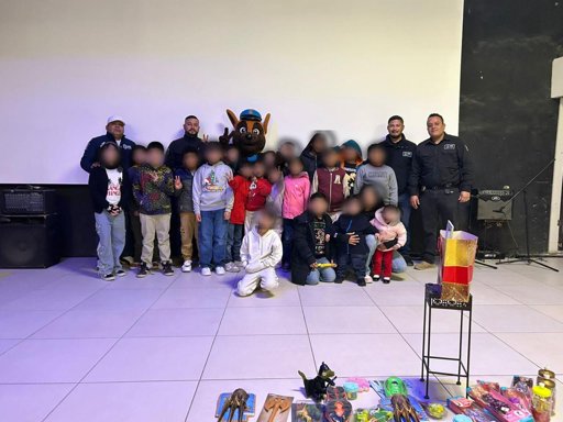 Agentes de la AEI llevan alegría navideña a niños de la Casa Hogar “Manantial de Luz”
