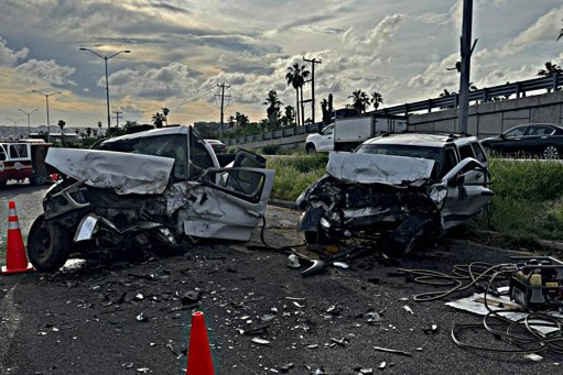 Colisión vehicular en el corredor turístico de Los Cabos deja tres muertos y tres heridos