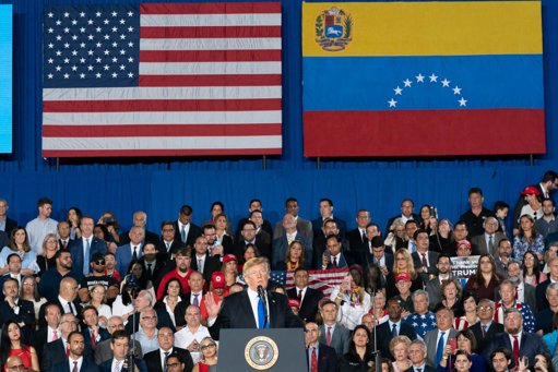 Estados Unidos despliega una fuerza naval sin precedentes en el Caribe, aumentando la presión sobre Venezuela