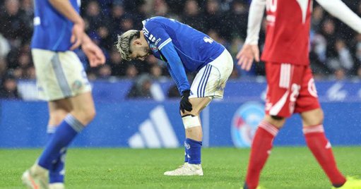 Le RC Strasbourg en difficulté, l'entraîneur Liam Rosenior durcit le ton