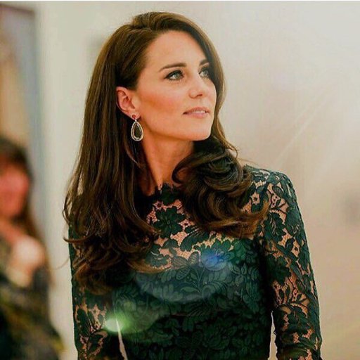 Kate Middleton Emerge como a 'Princesa do Povo', Ocupando o Lugar Simbólico de Diana
