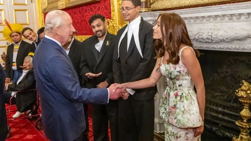 O Encontro do Rei Carlos III com a Cantora Brasileira Anitta