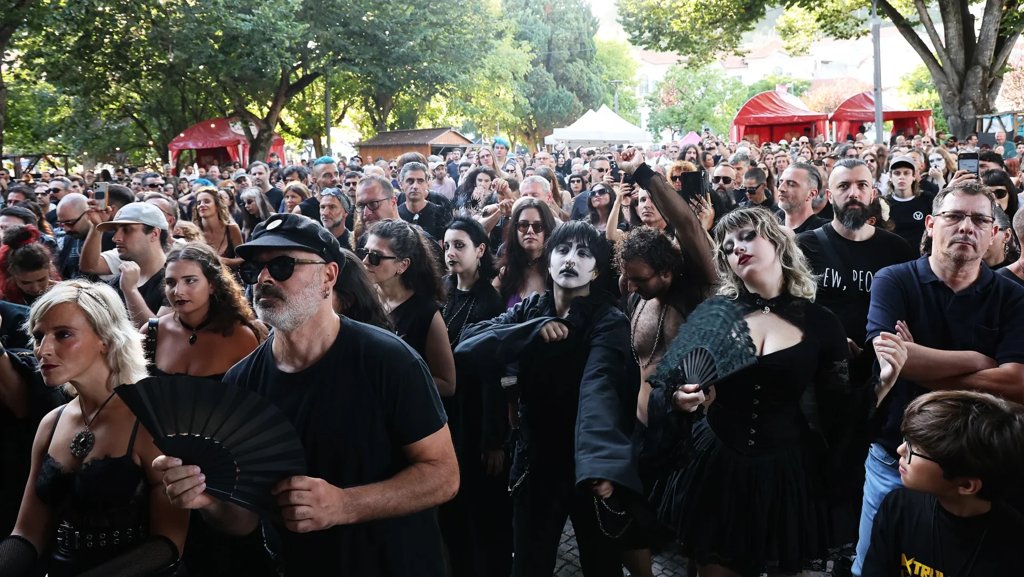 Festival Extramuralhas Arranca em Leiria com Foco em Sonoridades Góticas