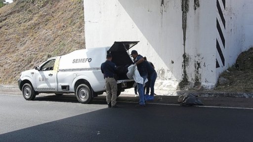 Abandonan restos de tres personas desmembradas en la Autopista del Sol