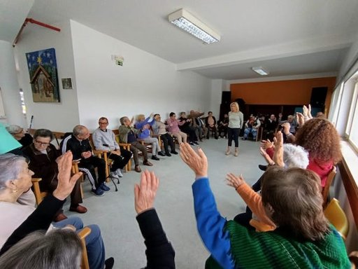 Terapia do Riso Leva Bem-Estar a Idosos Institucionalizados em Valença