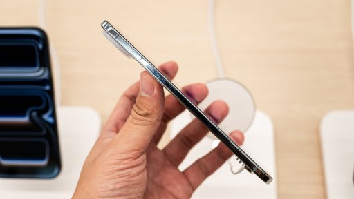 L'arrivée d'un iPhone pliant se précise pour 2026, mais l'iPad pliant est retardé