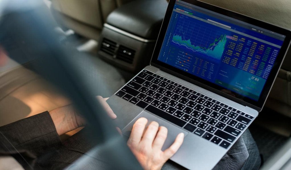 Precios del Petróleo Caen Ante Posibles Avances en el Conflicto de Ucrania