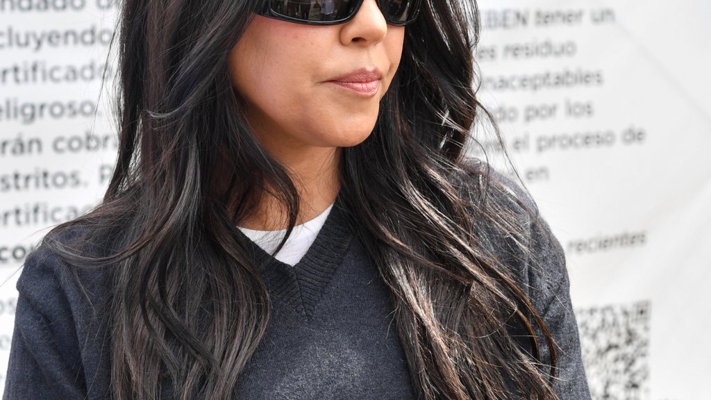 Kourtney Kardashian responde a acusações de 'negligência' com pedido de desculpa e alerta