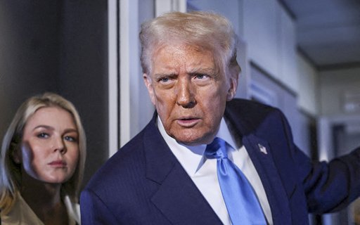 Trump coquetea con un tercer mandato a pesar de la prohibición constitucional