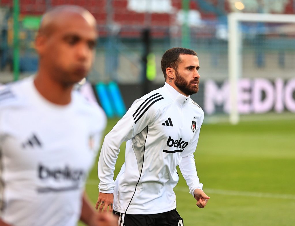 Besiktas de Rafa Silva e João Mário eliminado da Liga Europa