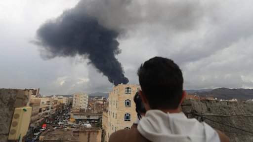 Confronto direto entre Israel e Houthi intensifica-se com ataques aéreos mortíferos no Iémen