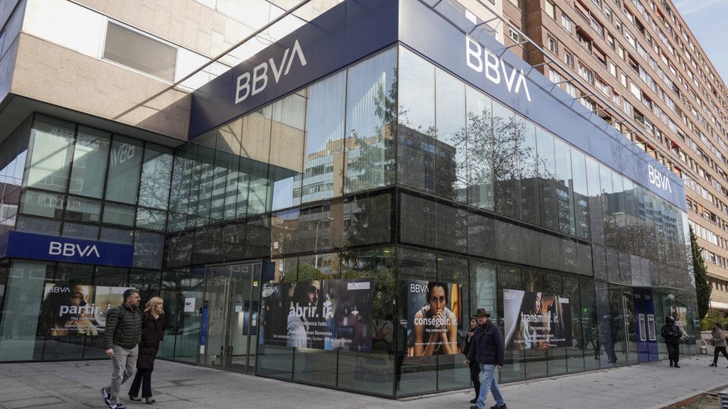 BBVA avança com OPA hostil sobre o Sabadell apesar da oposição do governo espanhol