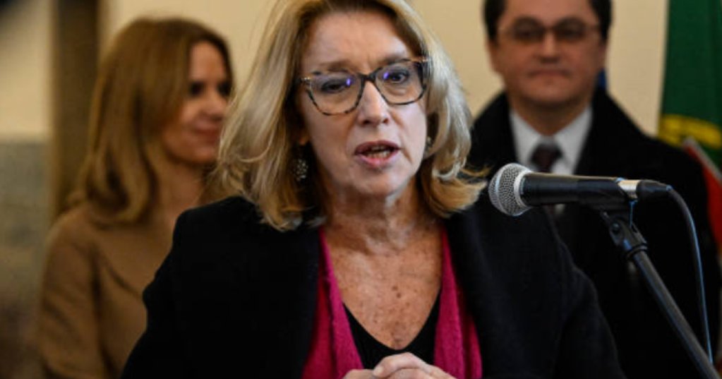 Proposta de Reforma Laboral Gera Controvérsia em Torno da Licença de Amamentação