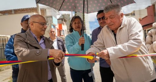 Alcalde de Pasto entrega obras de pavimentación y saneamiento en Villa Ángela