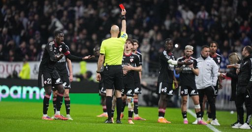 Victoire controversée de l'OL face à Strasbourg