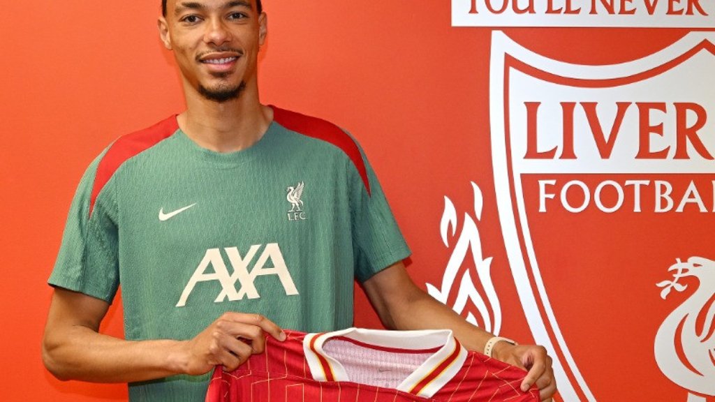 Liverpool investe mais de 90 milhões de euros no avançado Hugo Ekitike