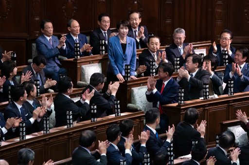 Sanae Takaichi Torna-se a Primeira Mulher a Liderar o Governo do Japão