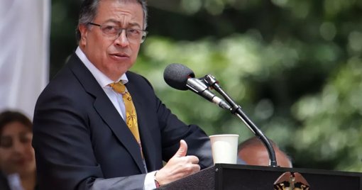 Presidente Petro abre debate sobre su futuro político con ambiguas declaraciones