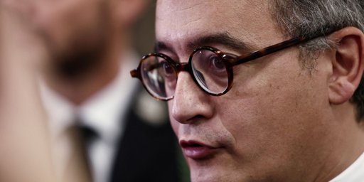 Lutte contre le narcotrafic : Gérald Darmanin lance une opération de fouilles "massive" dans les prisons