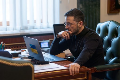 Putin Desafia Zelensky para Reunião em Moscovo e Revela Prazos para Conquista do Donbass