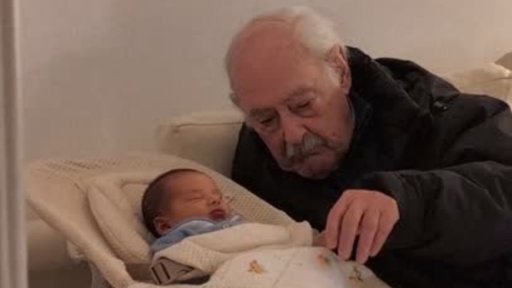 Vídeo do neto de Ruy de Carvalho com o bisavô e o recém-nascido emociona as redes sociais