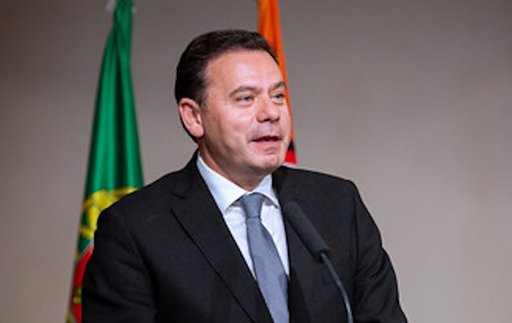 Governo Garante Dispensa Gratuita de Medicamentos a Vítimas de Incêndios