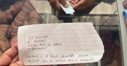 ‘Ya eso lo pagó Dios’: el conmovedor gesto de un tendero con una madre sin recursos