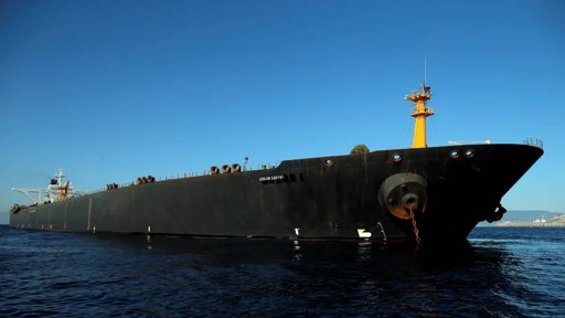 Ucrania ataca la "flota fantasma" de Rusia en el Mar Negro; Putin amenaza con represalias
