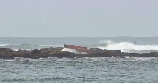 Buscas por três pescadores desaparecidos em Caminha dificultadas por mar agitado