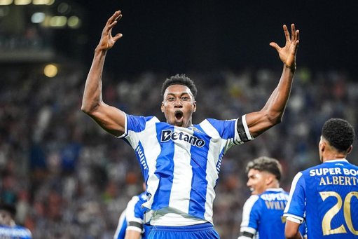 FC Porto perde Luuk de Jong por um mês devido a lesão ligamentar