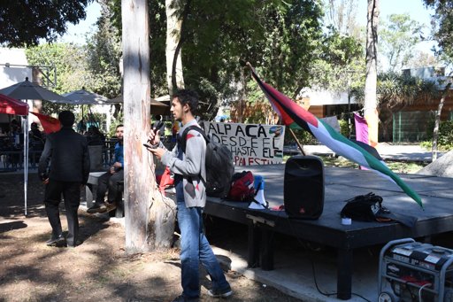 Estudiantes de la UABC se manifiestan por un transporte público digno y accesible