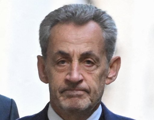 Incarcéré, Nicolas Sarkozy publie une vidéo de soutien et un message d'espoir sur X
