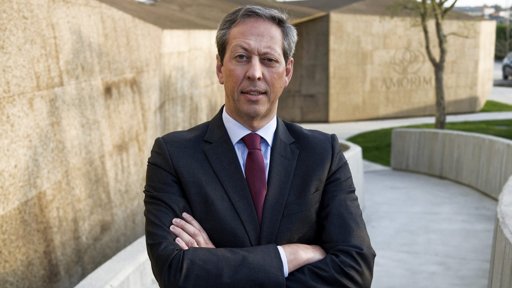 Ações da Corticeira Amorim Afundam para Mínimos de Nove Anos Após Resultados