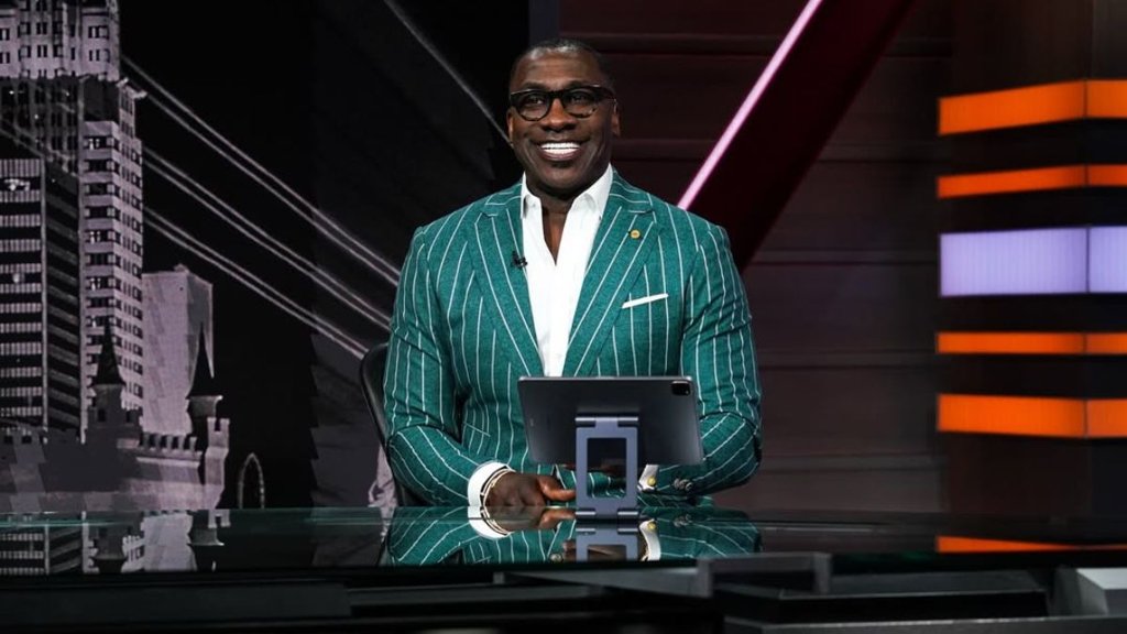 Shannon Sharpe enfrenta controversia legal mientras su pódcast 'Club Shay Shay' alcanza la cima