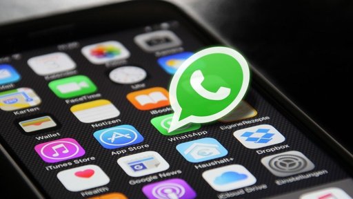 WhatsApp introduce la traducción de mensajes en iPhone, pero iMessage ofrece una solución superior