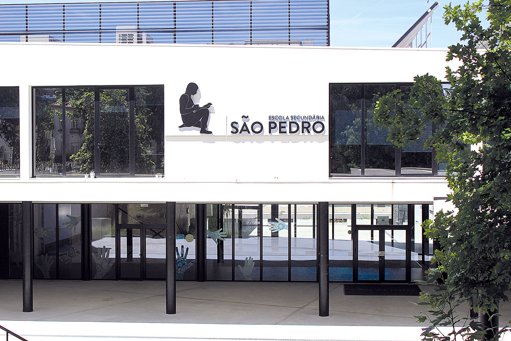 Greves na Educação: Escolas Fechadas e Denúncias de Substituição Ilegal de Trabalhadores