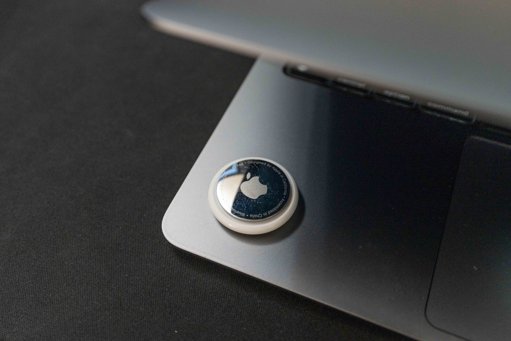 Des fuites dans iOS 26 dévoilent les nouveautés du futur AirTag 2