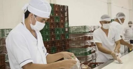 Contraloría advierte riesgo de suspensión del PAE por déficit de $500 mil millones