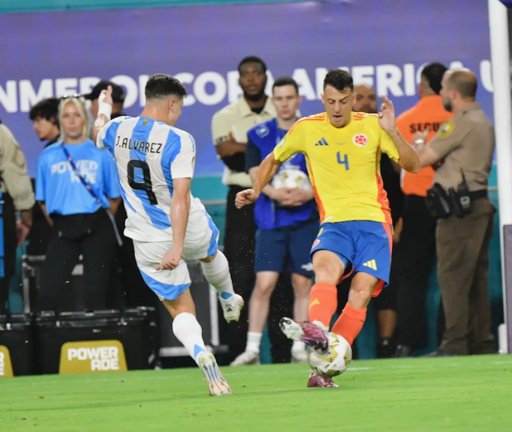 El exitoso regreso de Santiago Arias a la Selección Colombia tras grave lesión