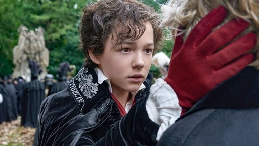 Guillermo del Toro dévoile son *Frankenstein* sur Netflix, privilégiant les effets pratiques