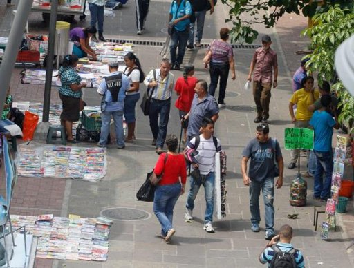 La Informalidad Laboral en Colombia Persiste en un 55,2 %, con Profundas Brechas Regionales y de Género